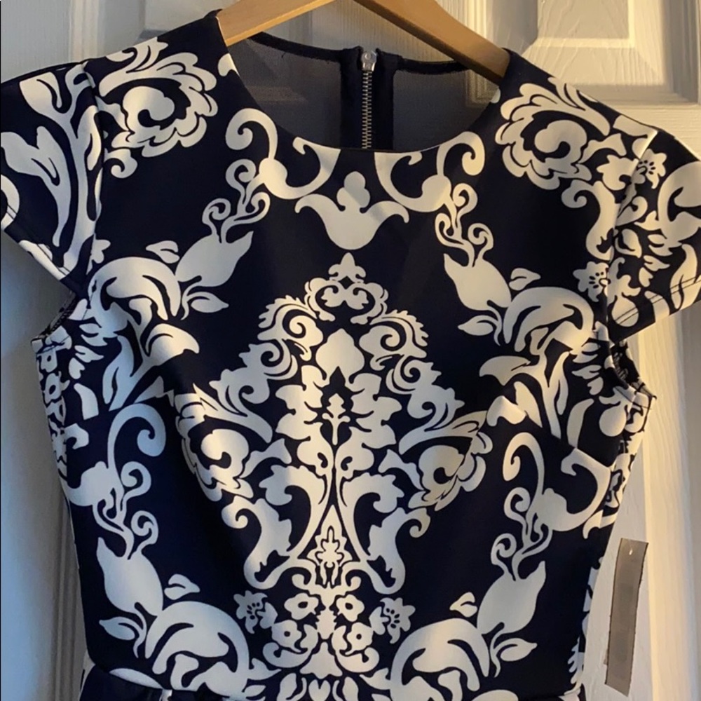 Navy pattern dress - Picture 3 of 6